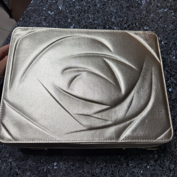 Lancome 2023 Holiday Beauty Box, 11-piece Skincare/Make-Up Set, $598 Value - Picture 3 of 4